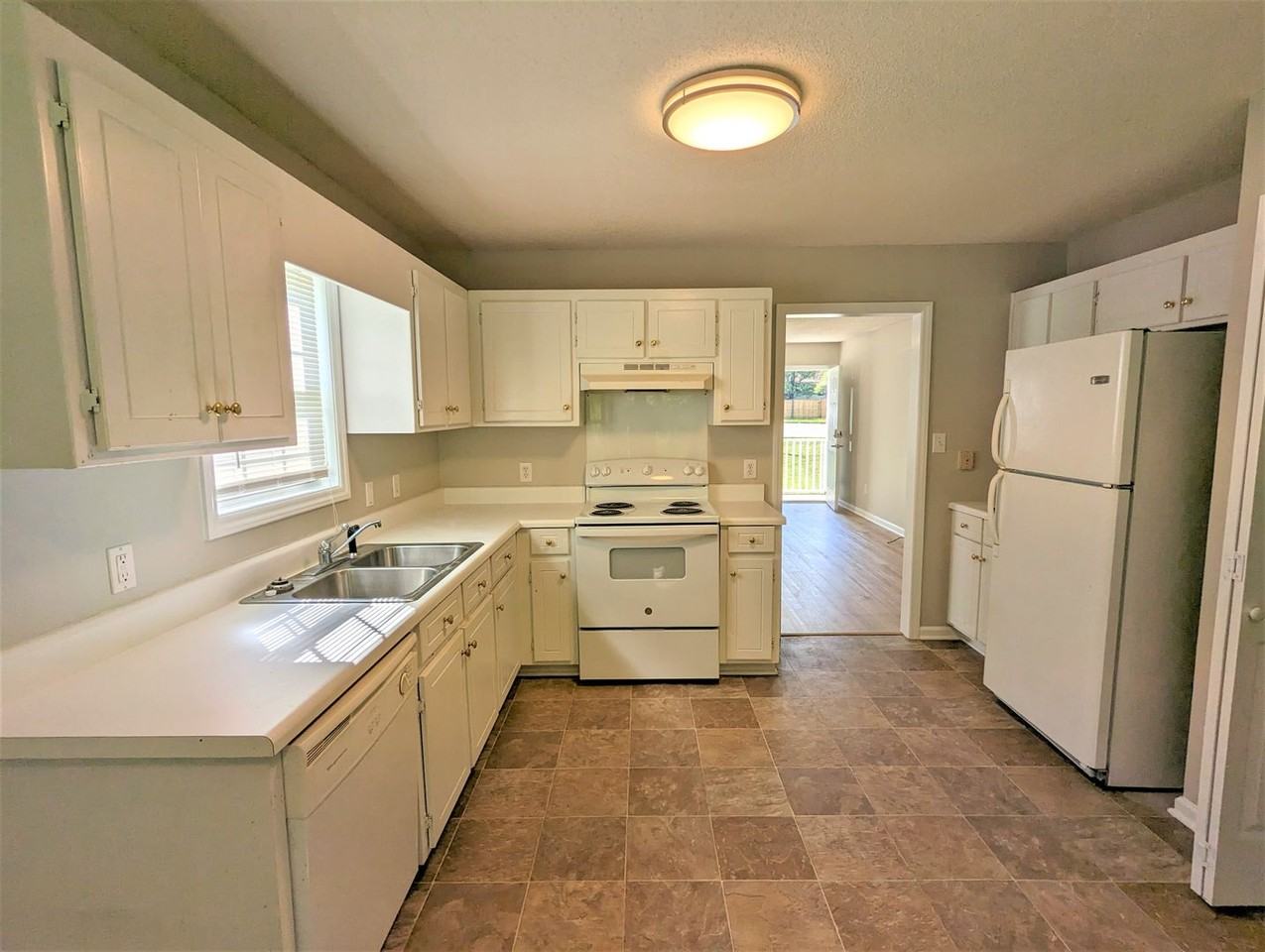 129 Lonesome Wind Way - Photo 3 of 11