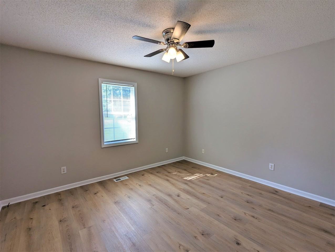 129 Lonesome Wind Way - Photo 5 of 11