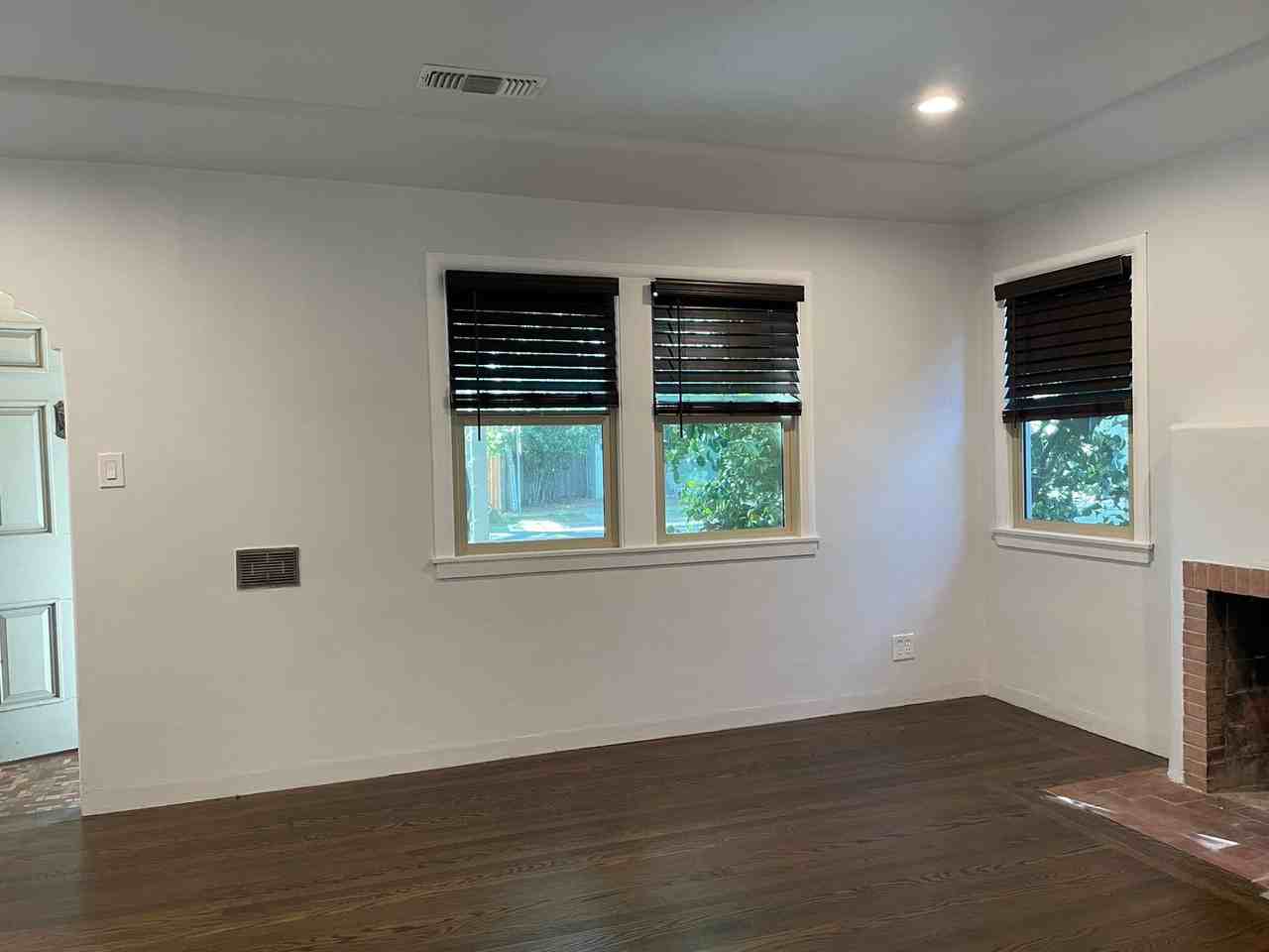 2841 Freeport Blvd - Photo 3 of 20