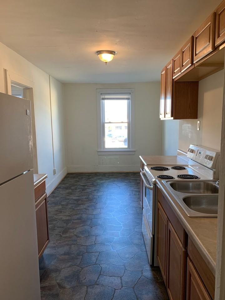 823 Main St #3 - Photo 3 of 11