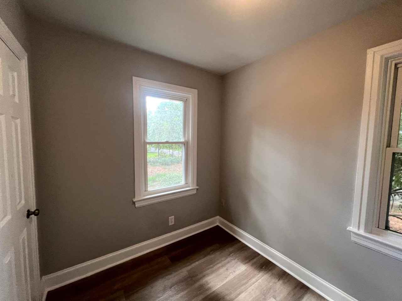 214 Woodrow St - Photo 7 of 10