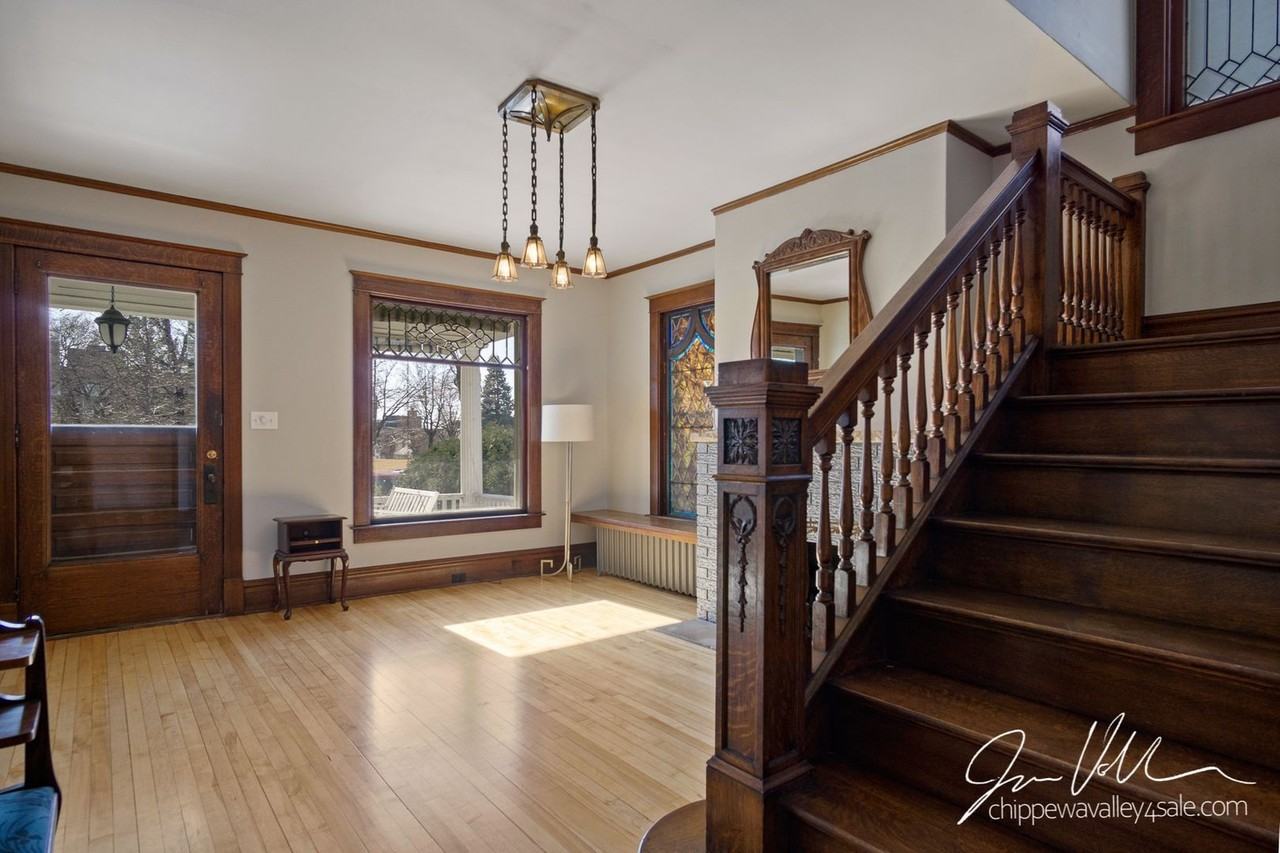 307 Dodge St - Photo 2 of 28