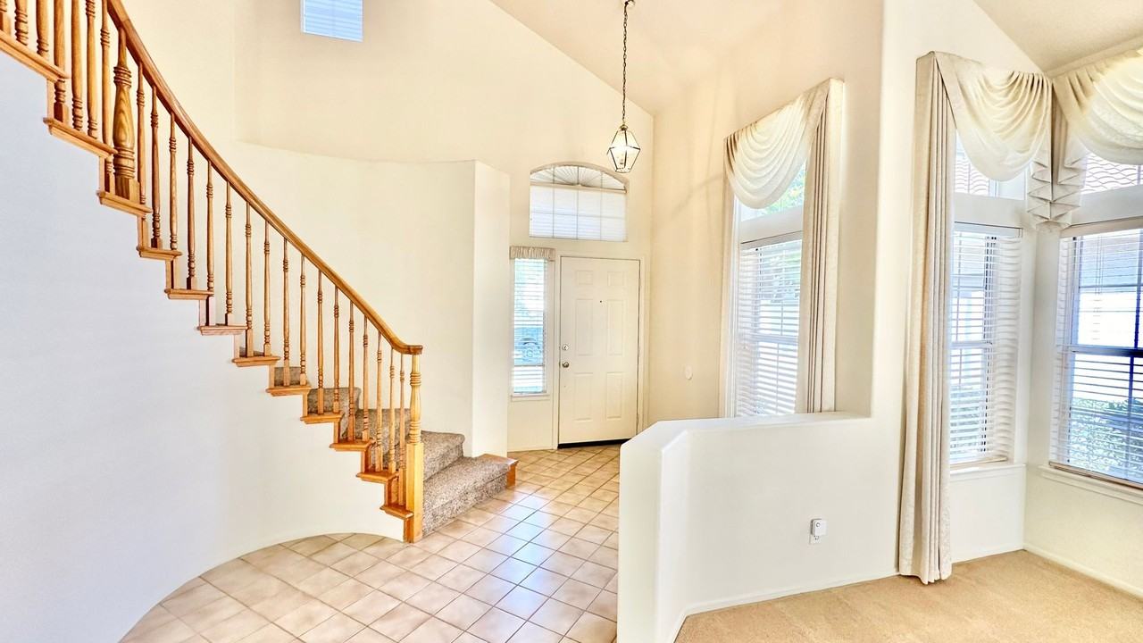 1098 Carryll Park Ct - Photo 3 of 37