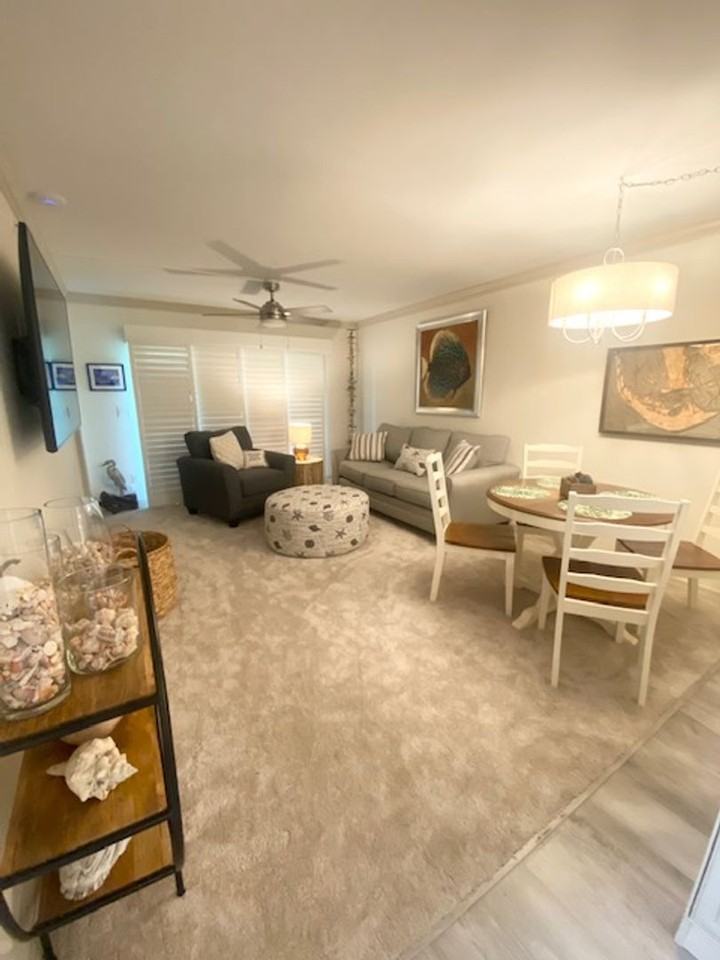 16007 Davis Rd - Photo 4 of 20