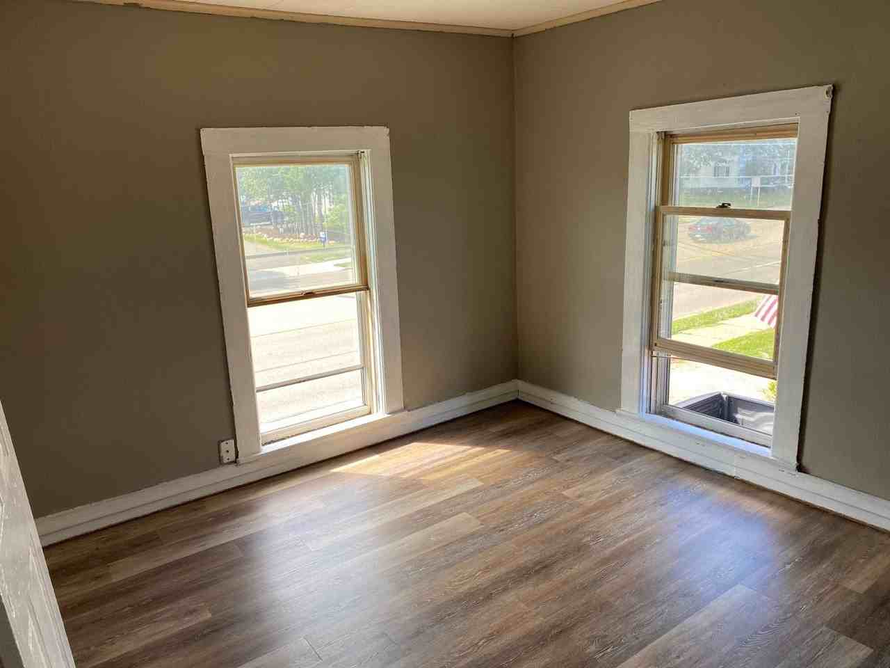 823 Superior St - Photo 2 of 21