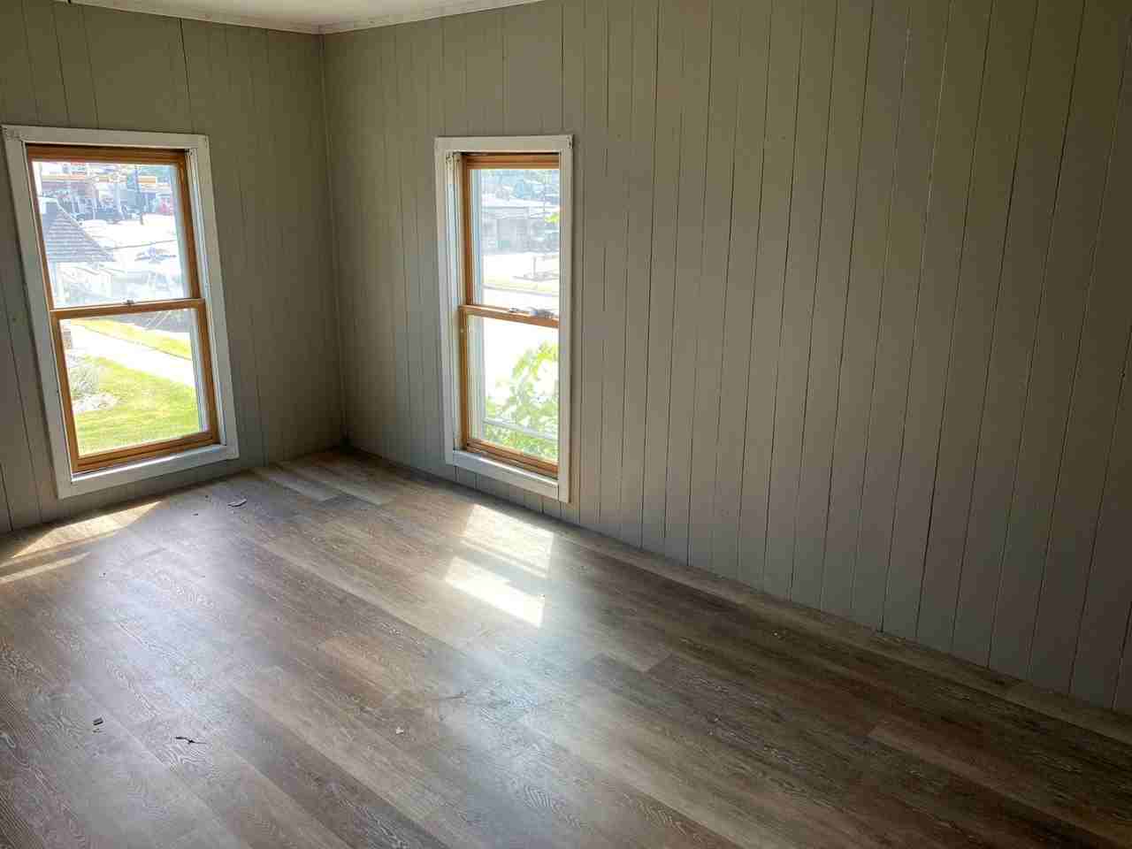 823 Superior St - Photo 3 of 21
