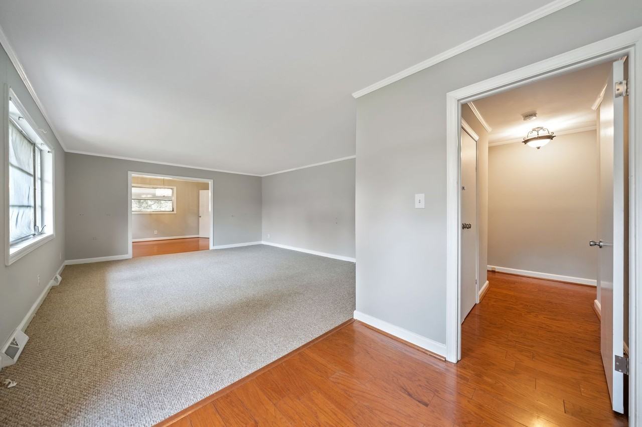 4300 Newby Dr - Photo 3 of 15