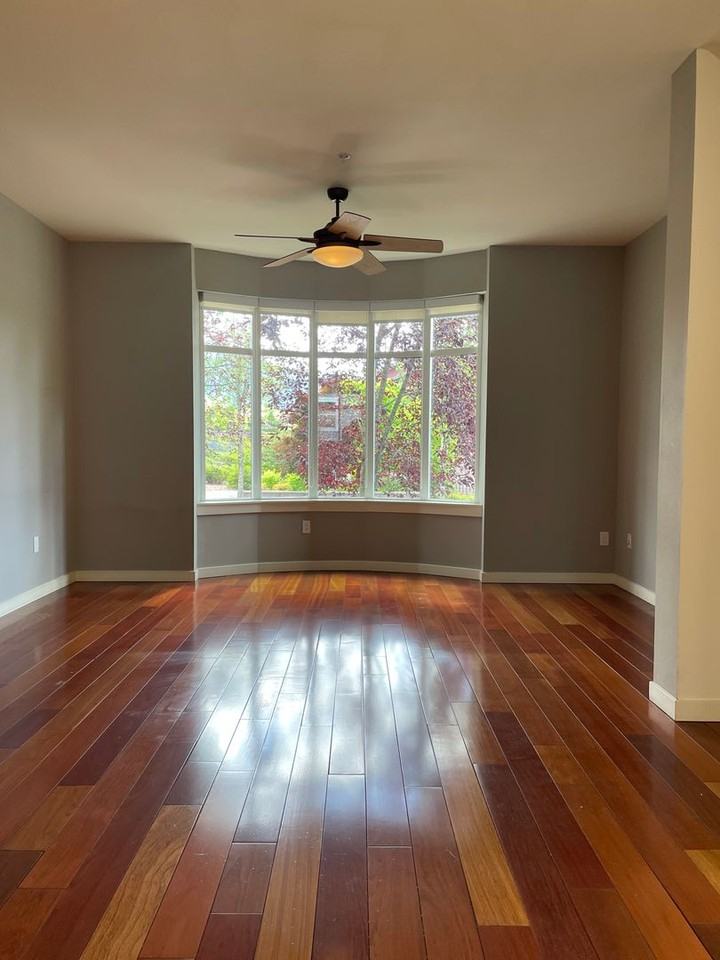 1807 Ne Kenyon Ct - Photo 2 of 43