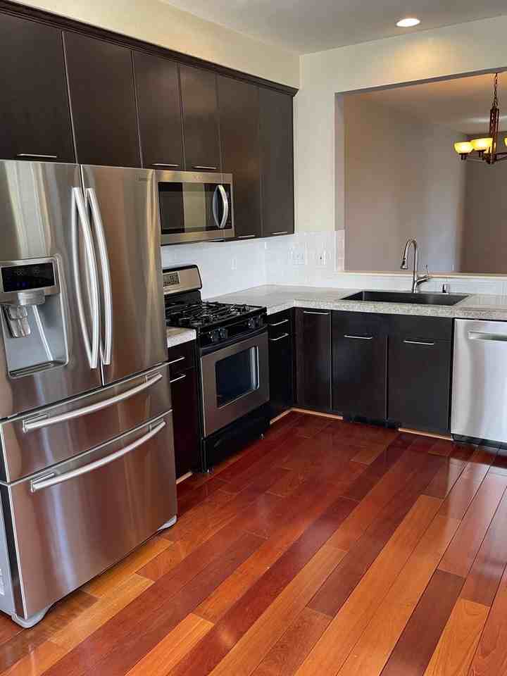 1807 Ne Kenyon Ct - Photo 3 of 43