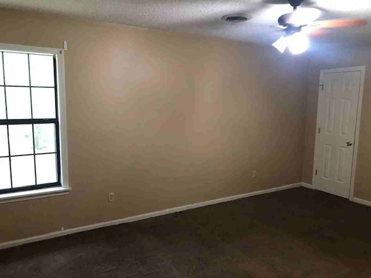 1805 Holmes St - Photo 7 of 7