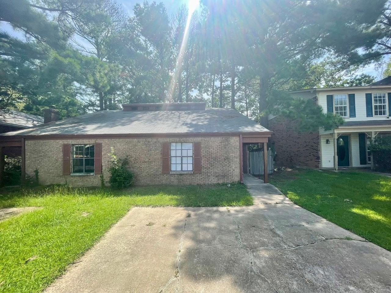 709 Bay Park Dr - Photo 2 of 9