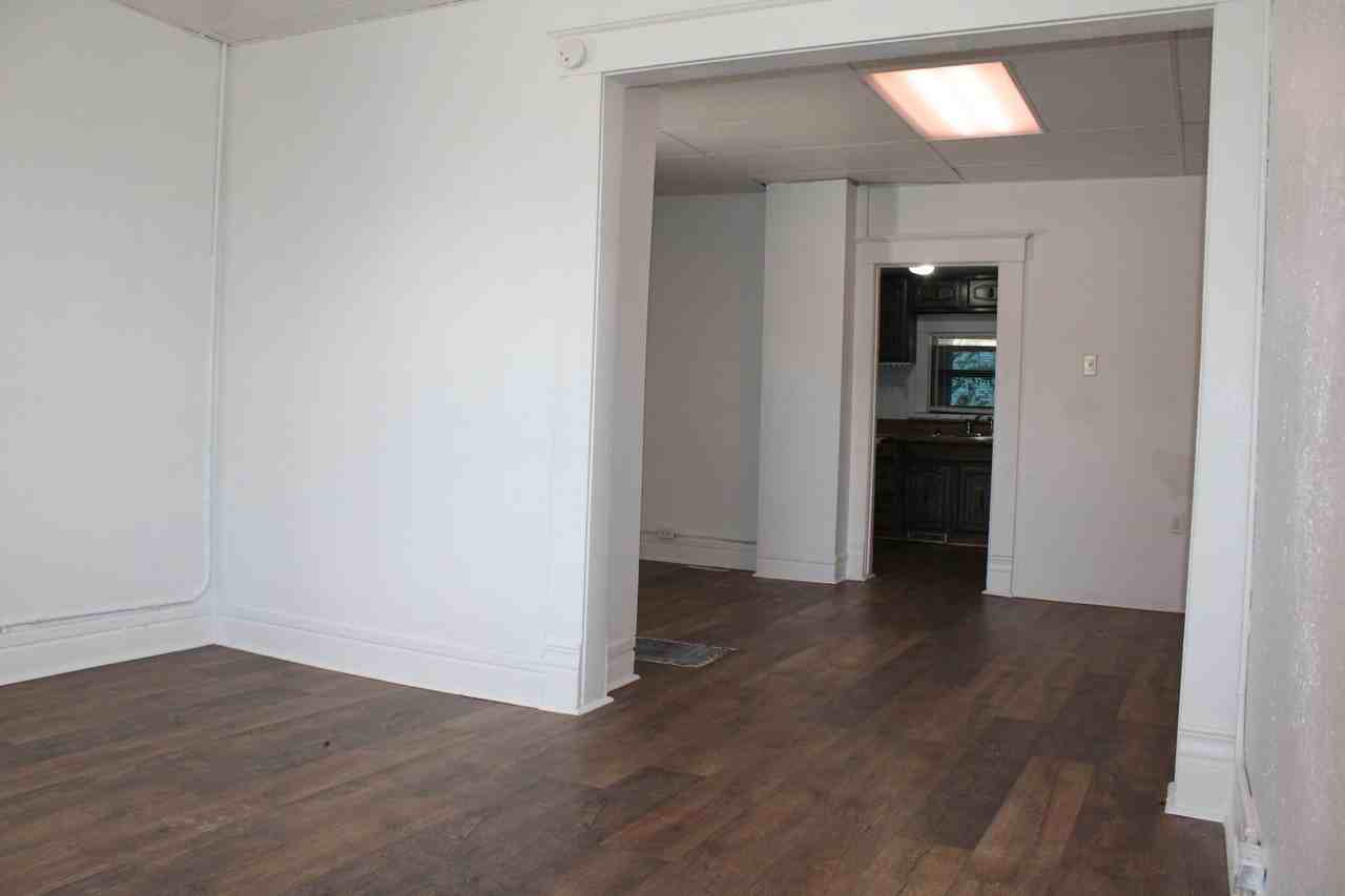 1010 - 1012 West St - Photo 2 of 13