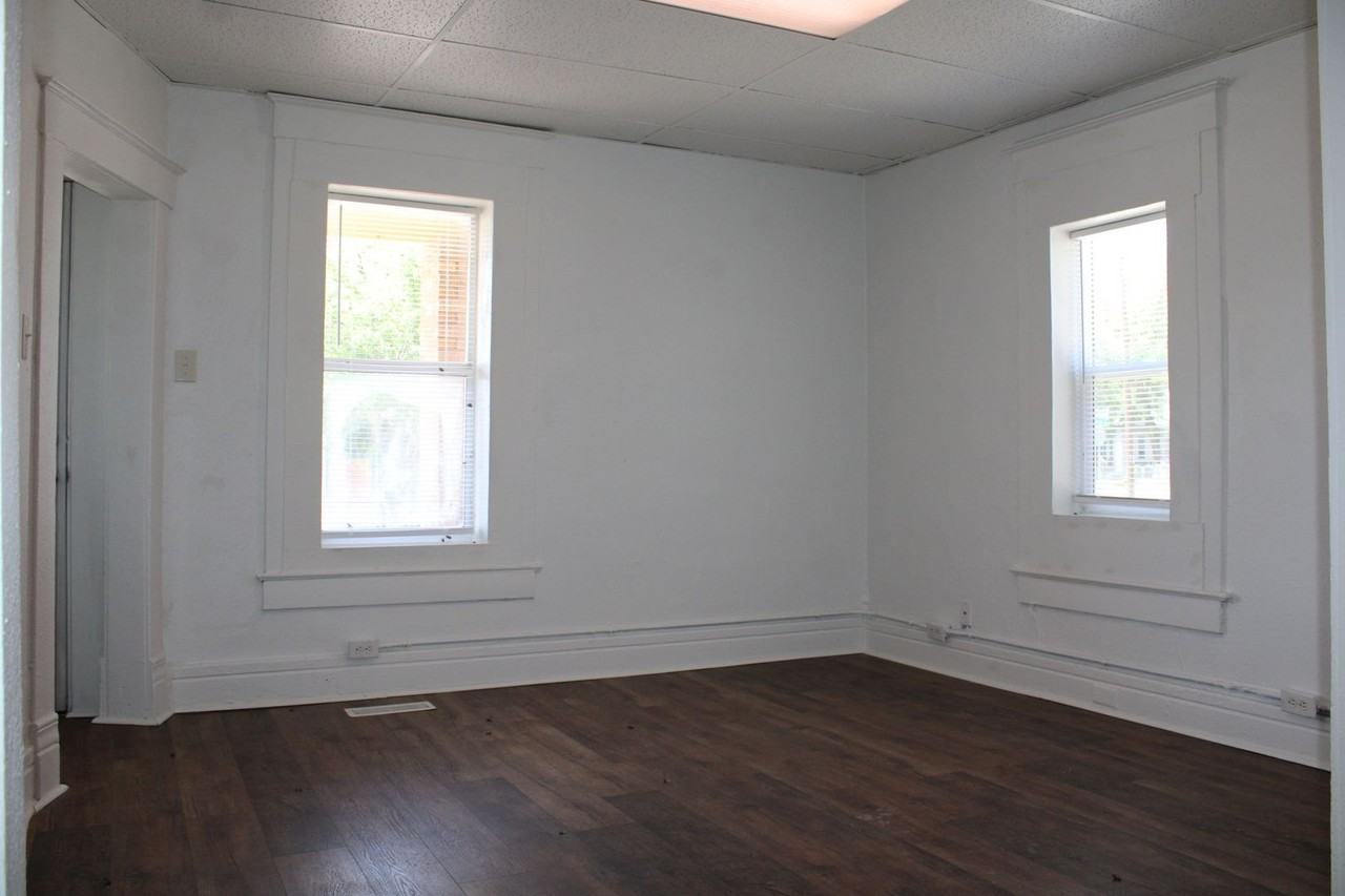 1010 - 1012 West St - Photo 3 of 13