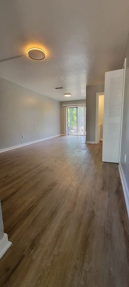 724 SW 69th St - Photo 2 of 4