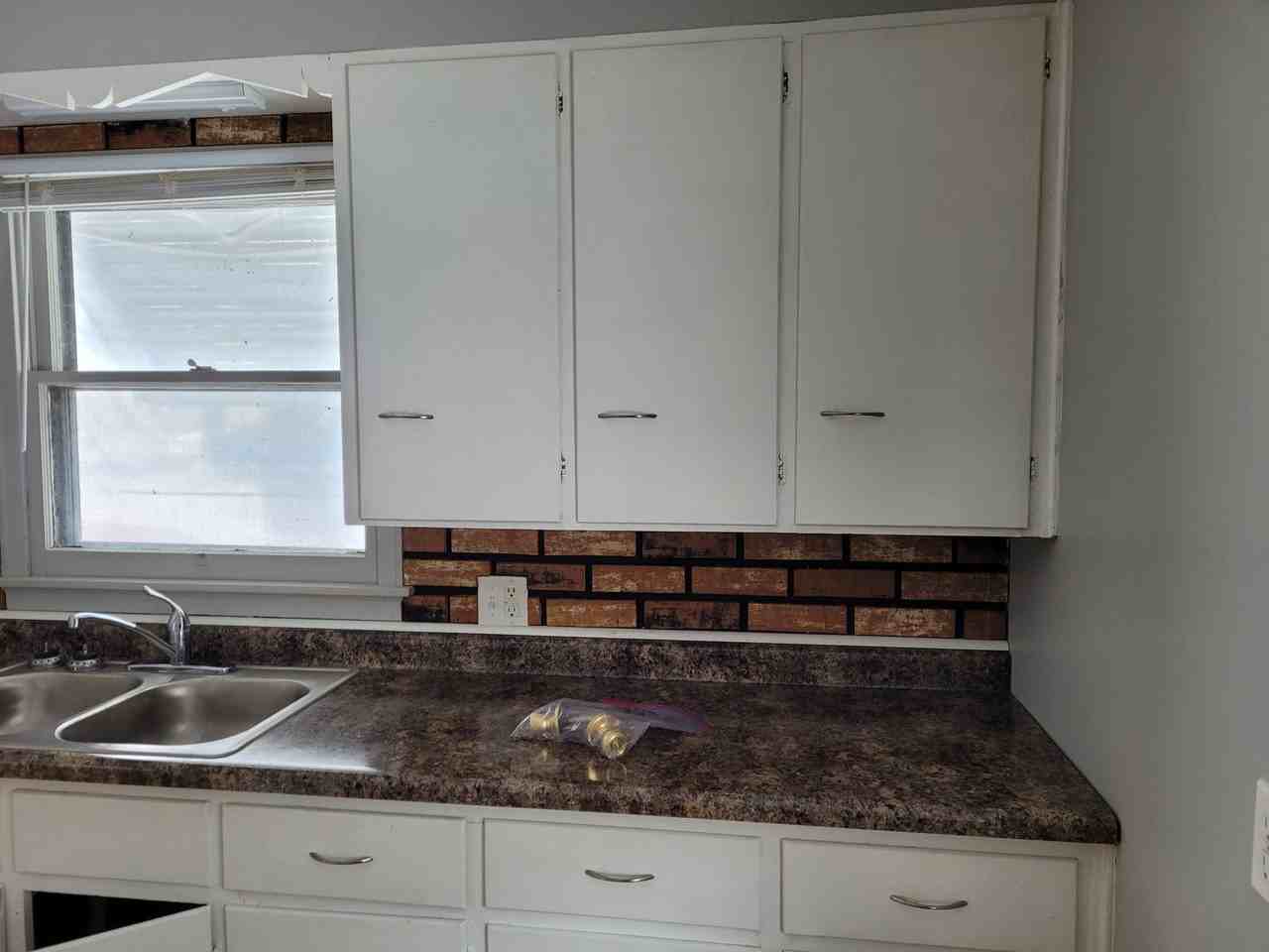 505 W 1st St - Photo 2 of 11