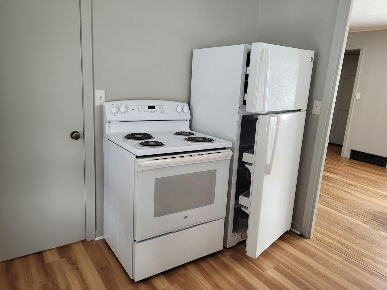 505 W 1st St - Photo 3 of 11