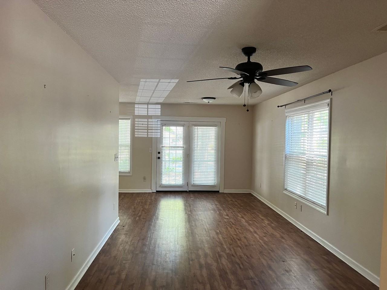 34 Saint Thomas Ct - Photo 3 of 21