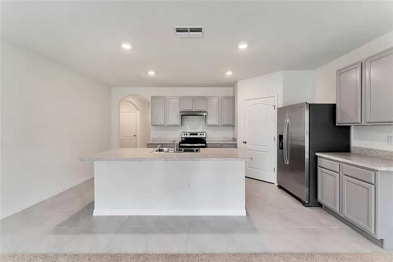 260 Sofia Lane - Photo 5 of 19