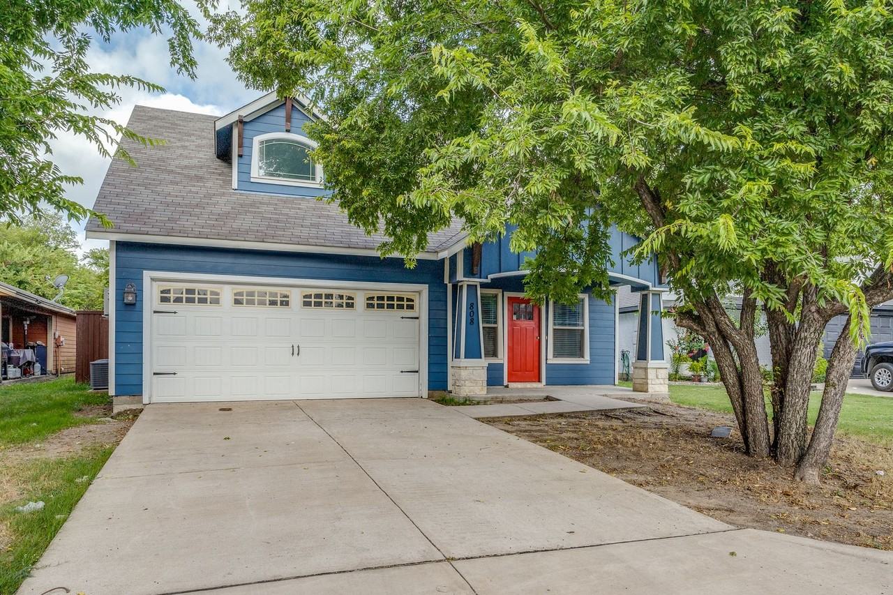 808 Rockwall St - Photo 2 of 25