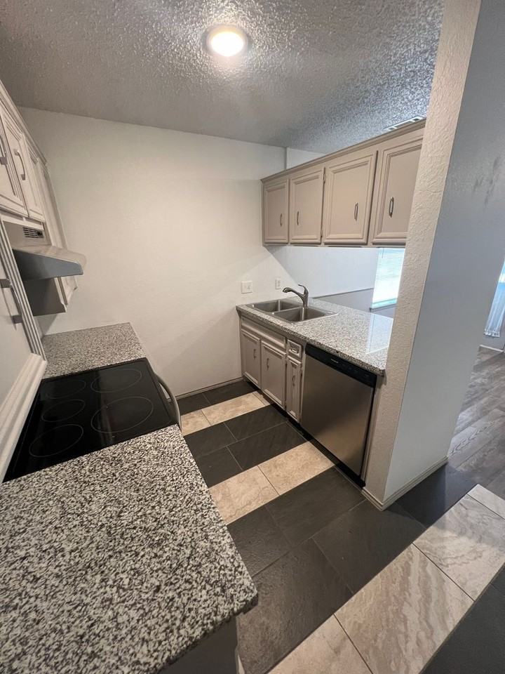 2218 86th St - Photo 6 of 19