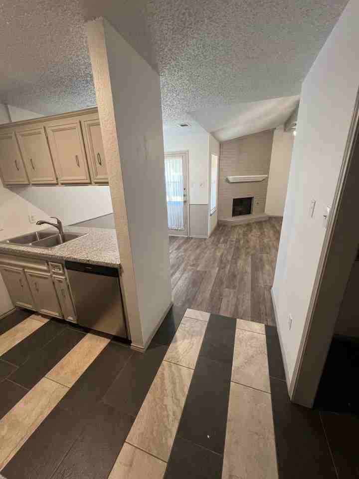 2218 86th St - Photo 7 of 19