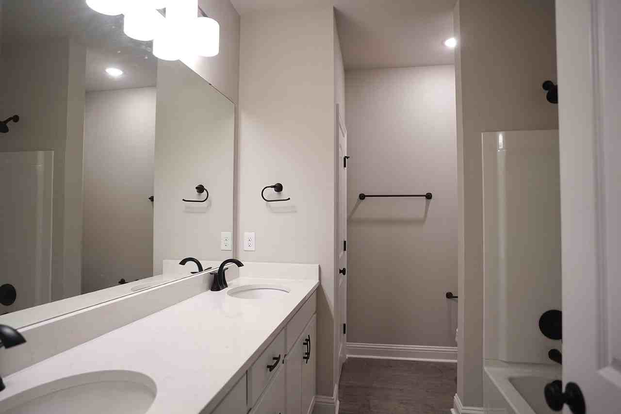 227 Barclay Blvd - Photo 6 of 14