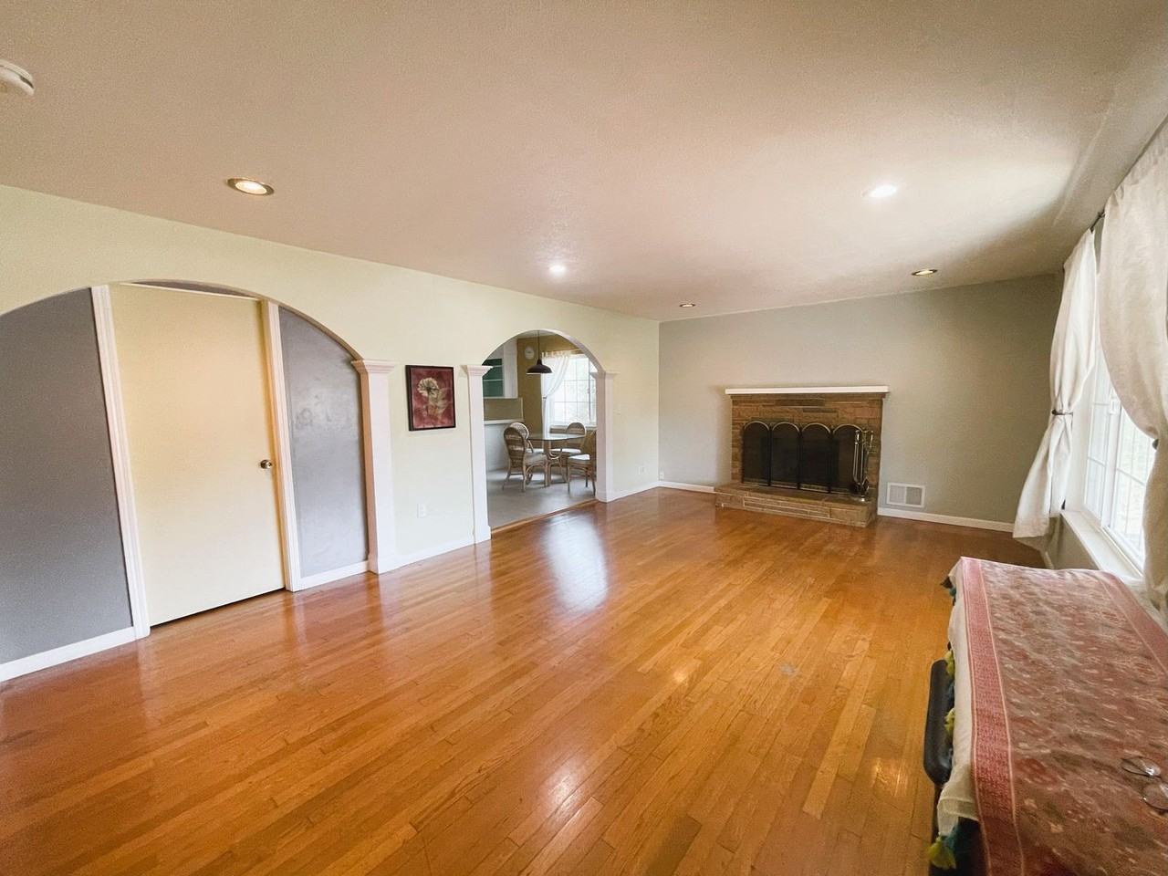46877 Lonsdale Ct - Photo 3 of 11