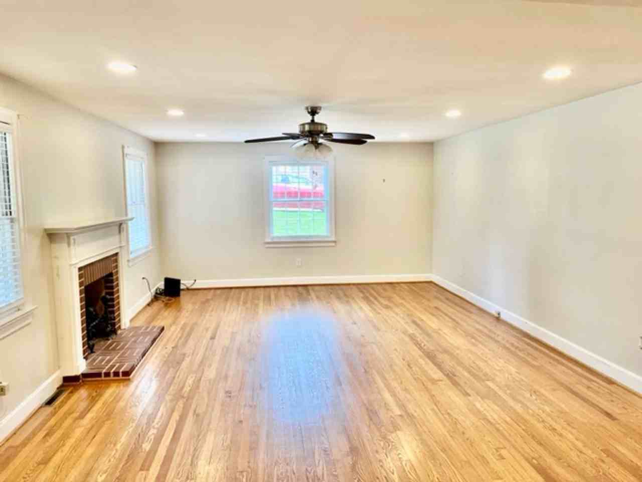 112 E Valley Rd Ne - Photo 3 of 12