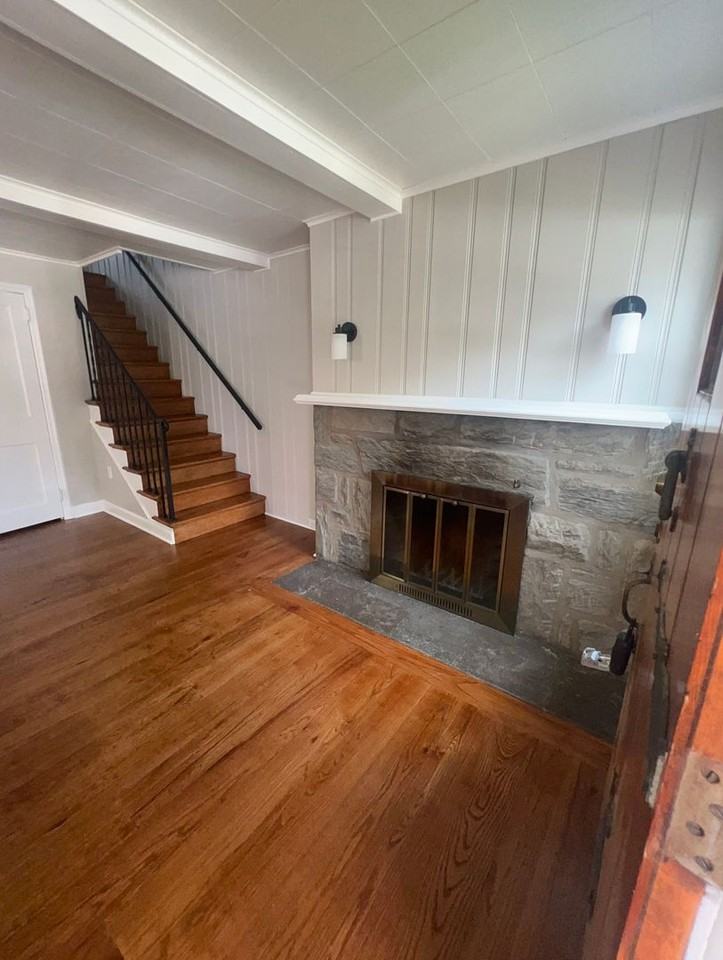 110 Hollywood Ave - Photo 5 of 15