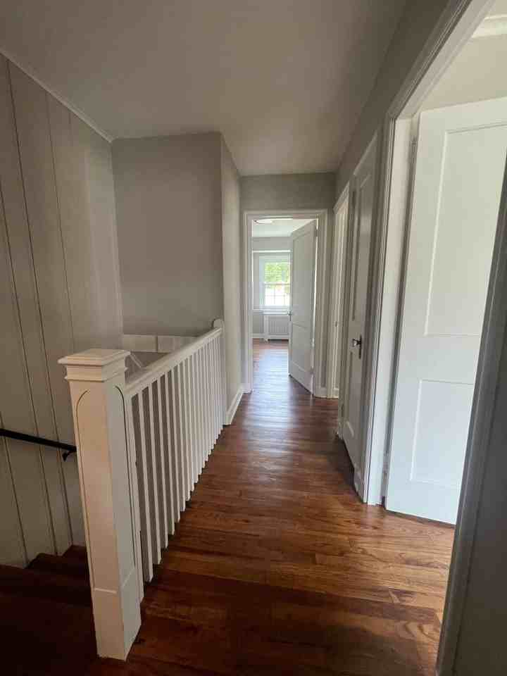 110 Hollywood Ave - Photo 7 of 15