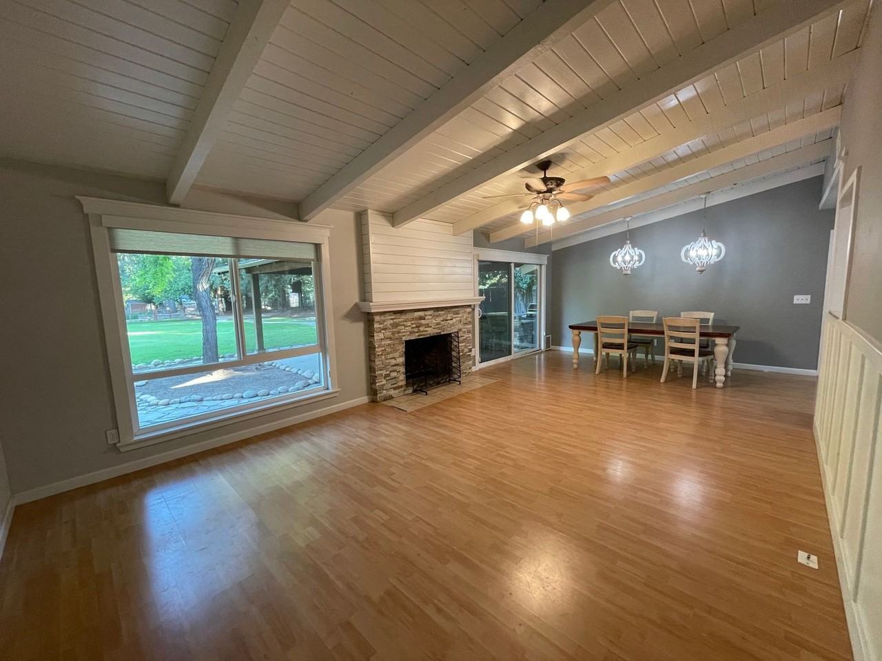 449 Wilderness Dr - Photo 2 of 32