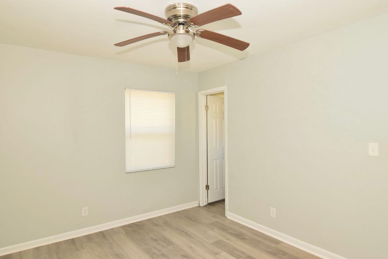 3613 Alene Cir - Photo 3 of 31