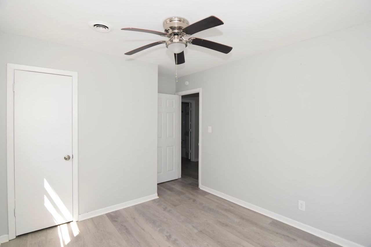 3613 Alene Cir - Photo 4 of 31