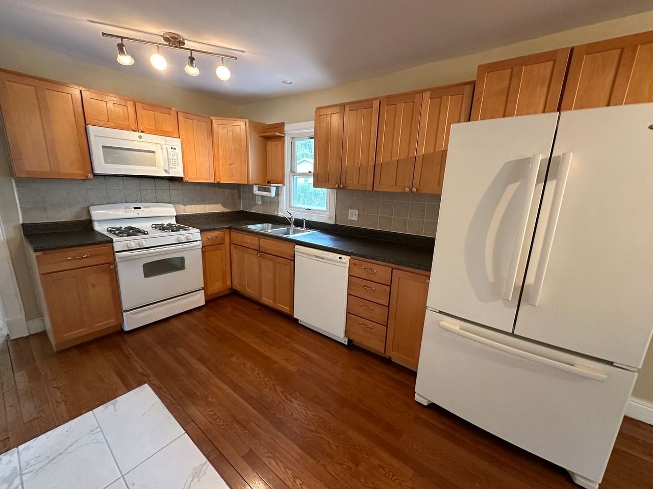 145 Roth St Se - Photo 3 of 15