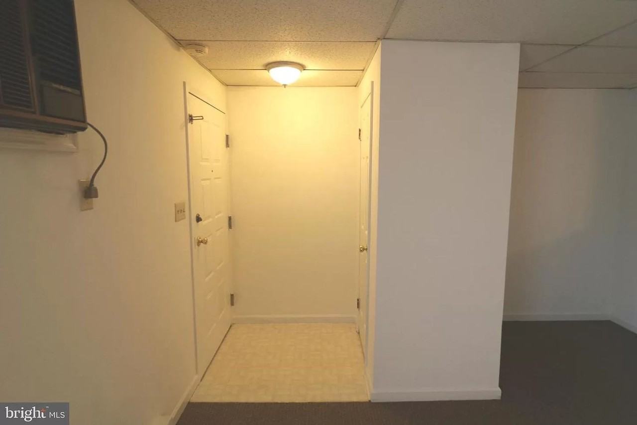 111 Hamilton Ave - Photo 2 of 7