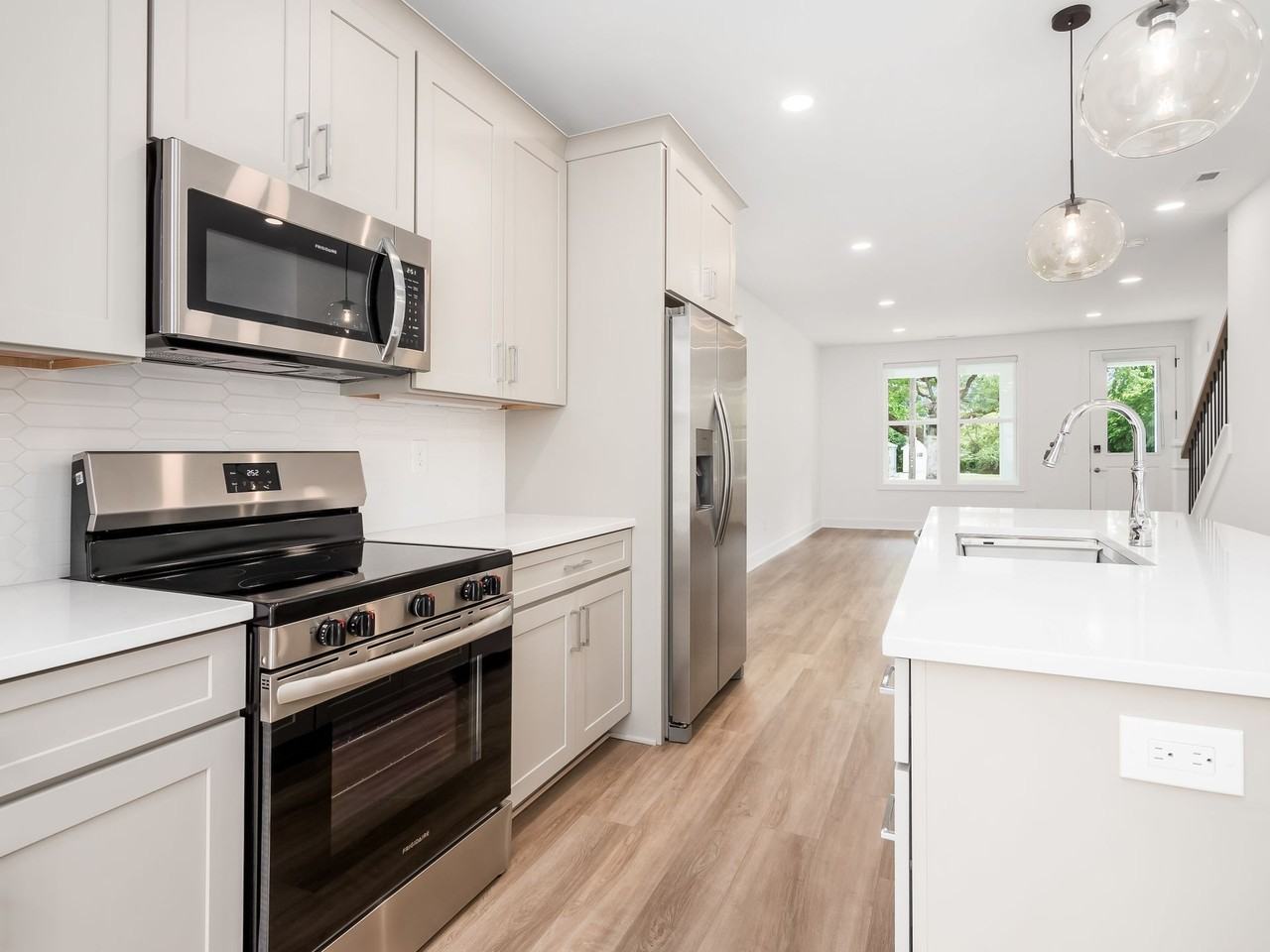 Metro Management - Photo 5 of 25