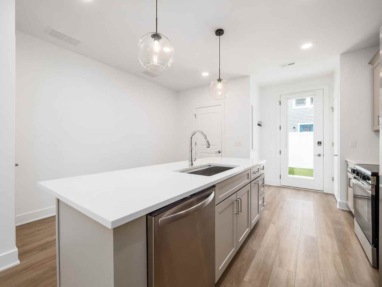 Metro Management - Photo 6 of 25