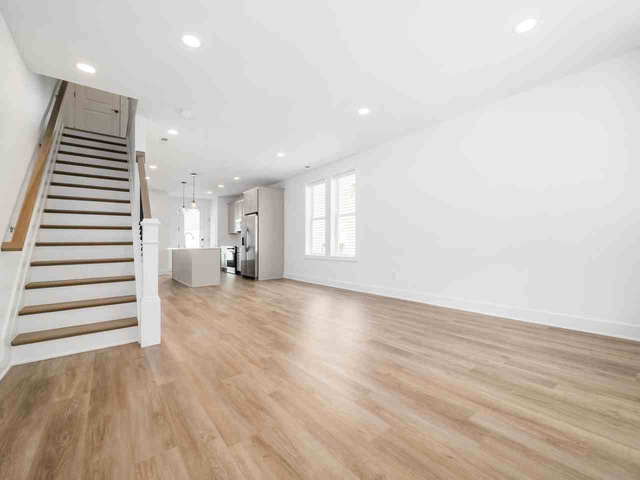 Metro Management - Photo 7 of 25