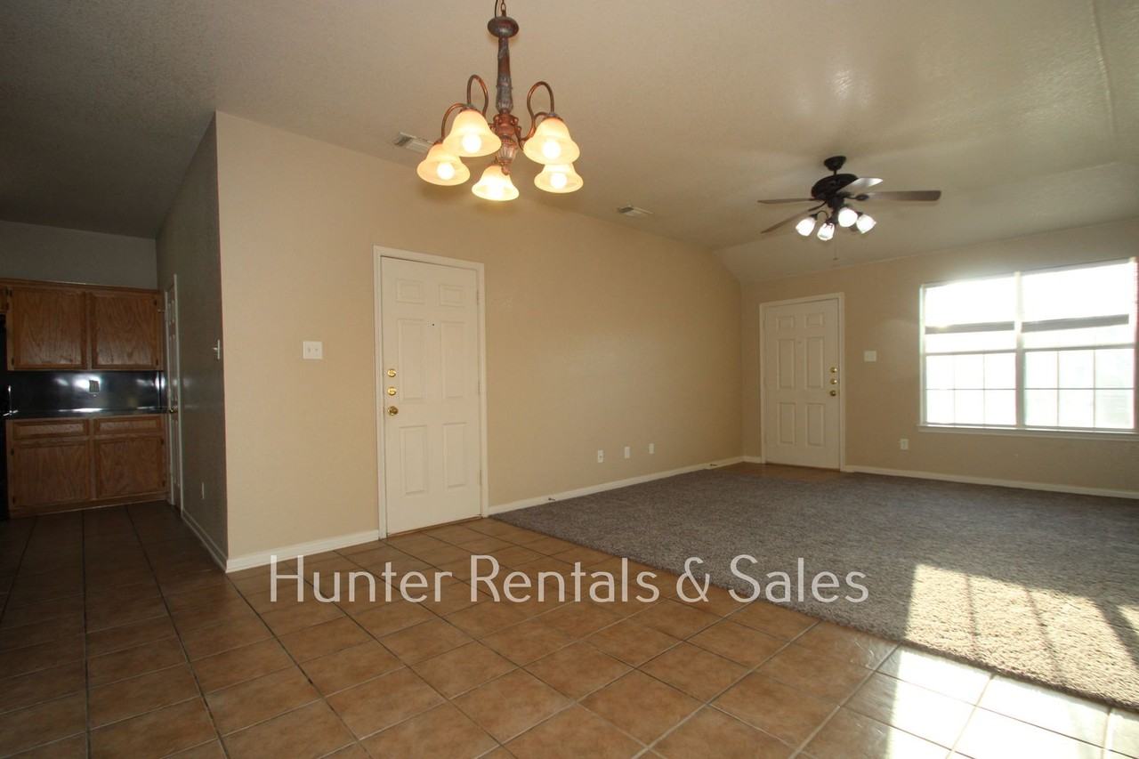3803A Littleleaf Ct - Photo 3 of 25