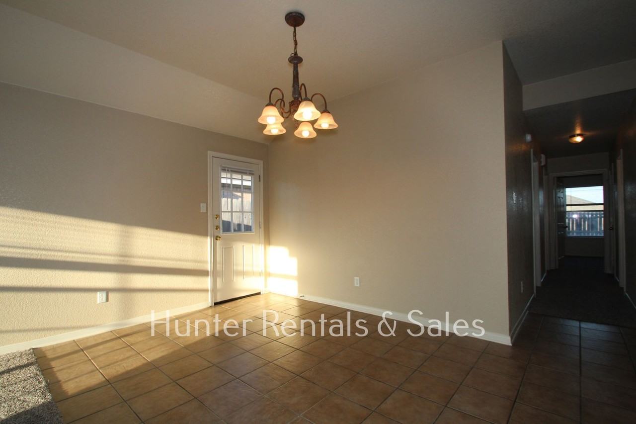 3803A Littleleaf Ct - Photo 4 of 25