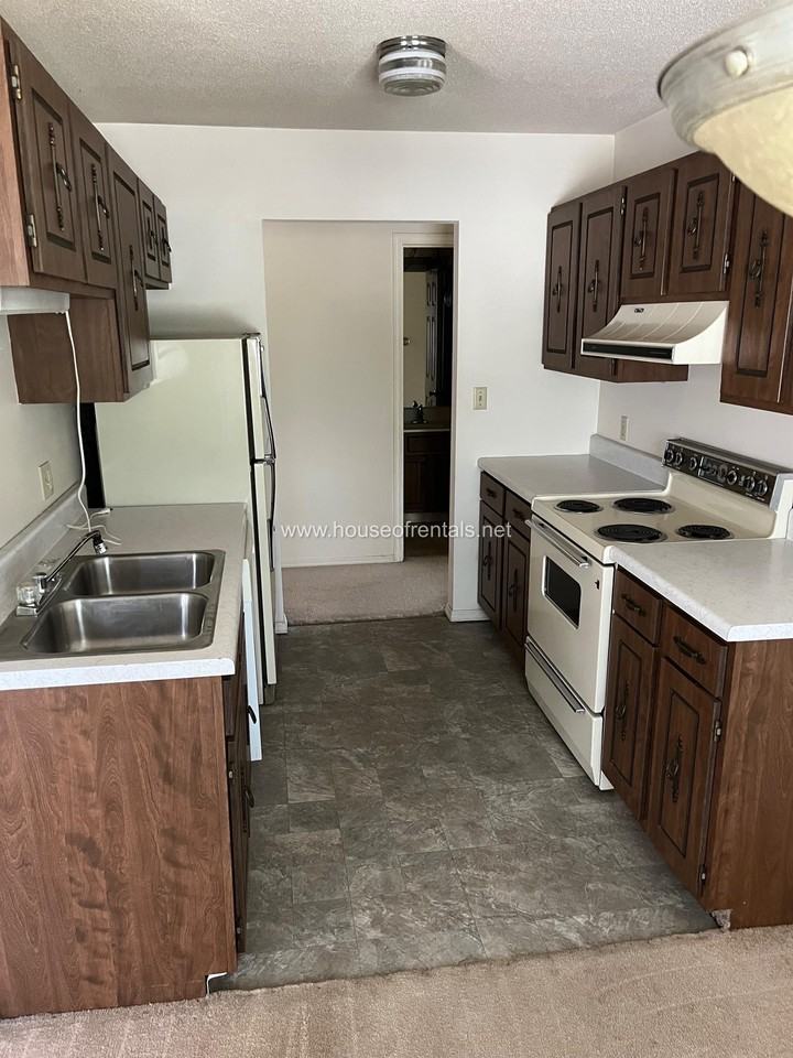 35 Razer Drive - Photo 3 of 6