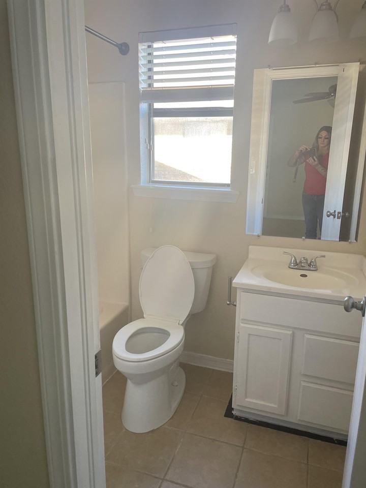 5313 Langford Lane - Photo 4 of 9