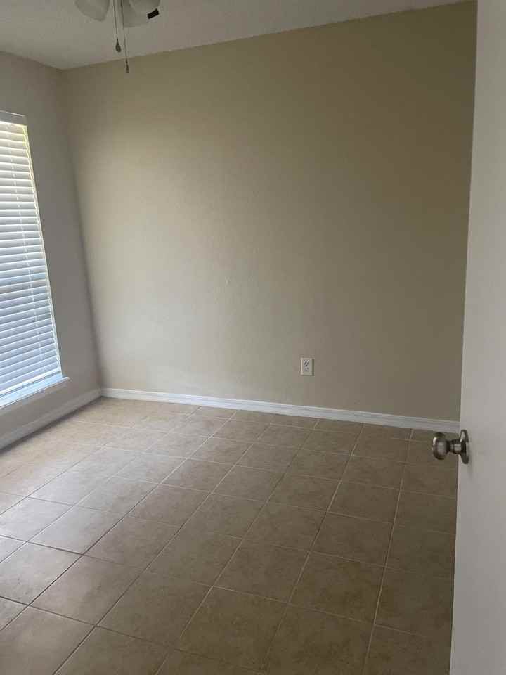 5313 Langford Lane - Photo 6 of 9