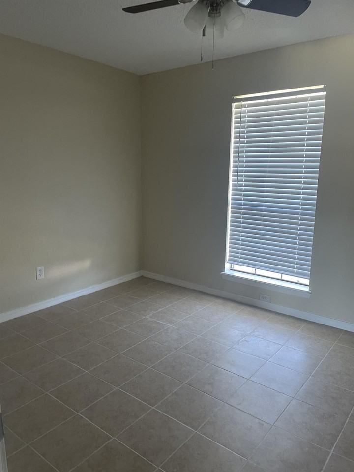 5313 Langford Lane - Photo 7 of 9