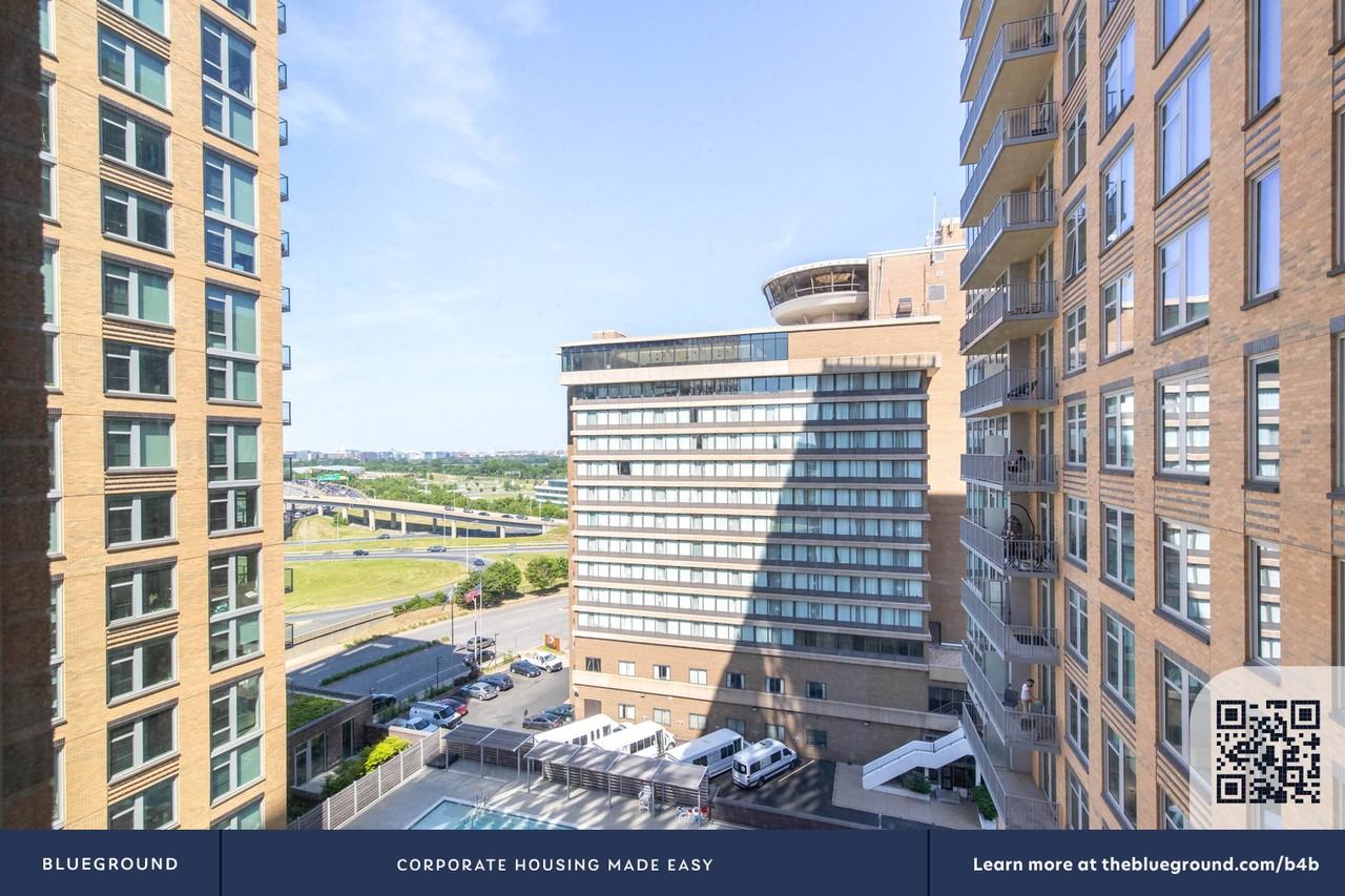 400 Army Navy Drive - Photo 6 of 37