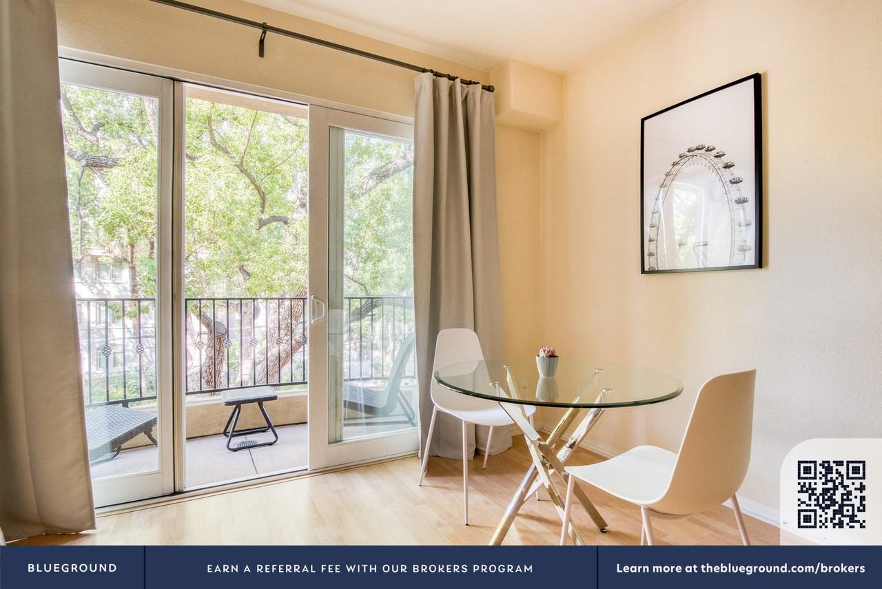 286 N Madison Ave #1153 - Photo 5 of 17