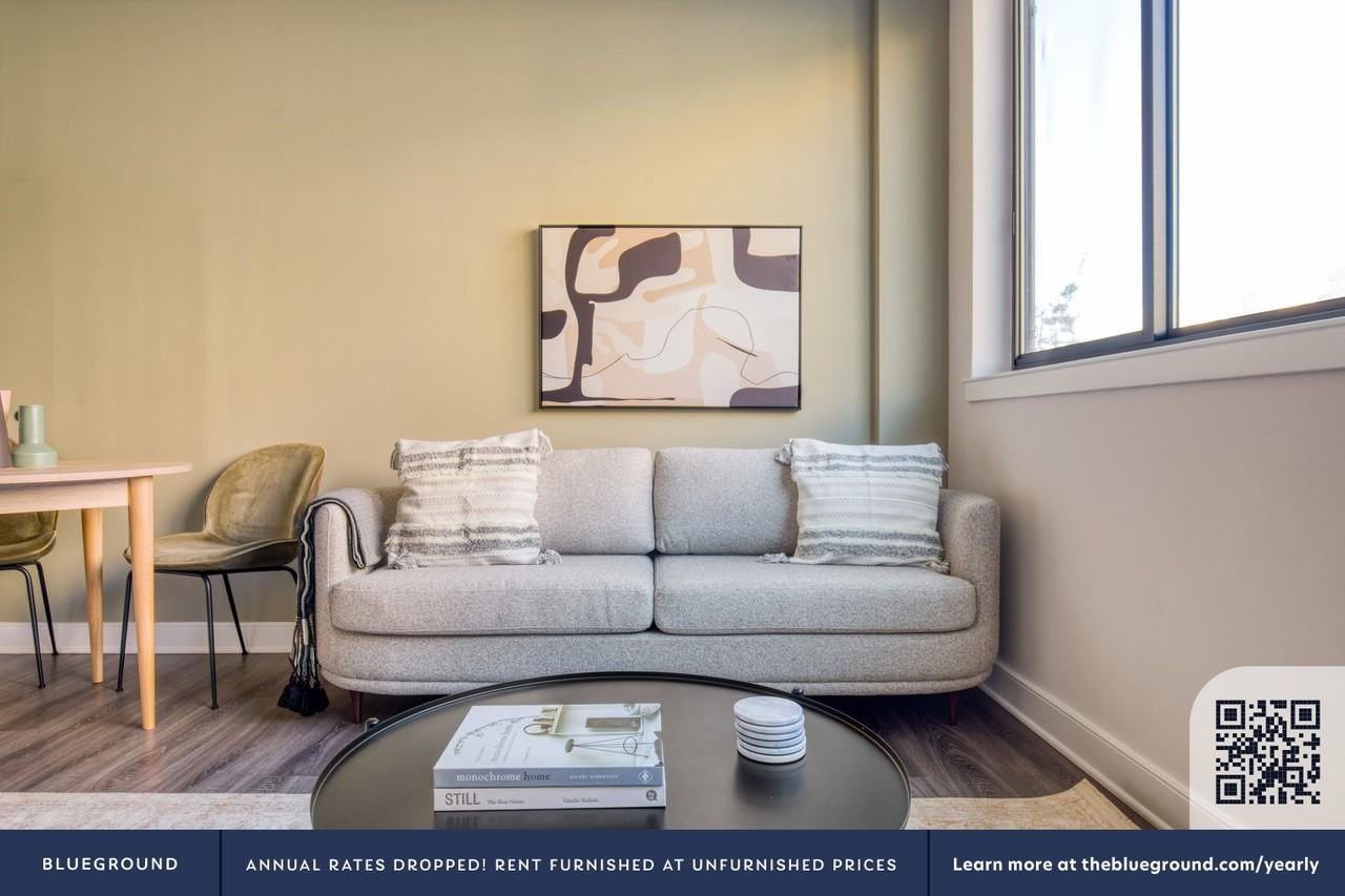 3110 10th Street North - Photo 3 of 37