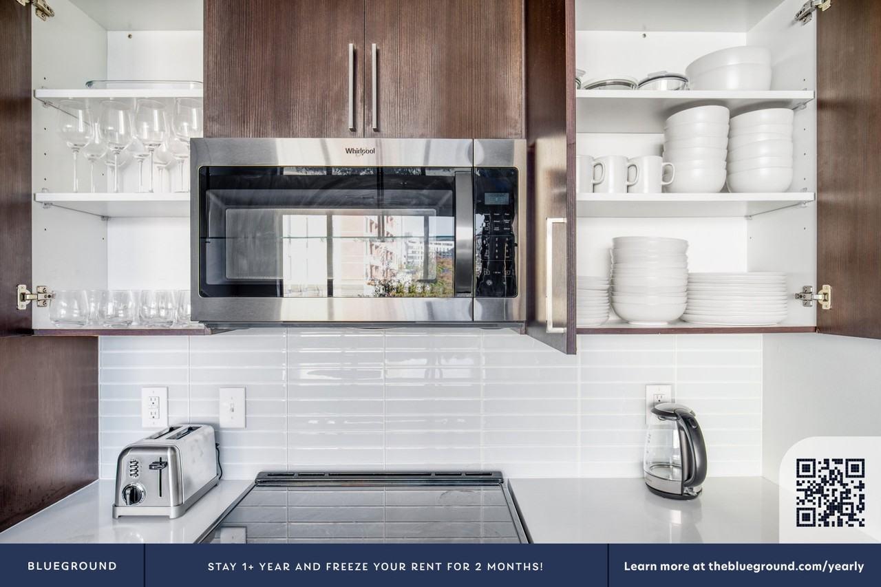 3110 10th Street North - Photo 7 of 37