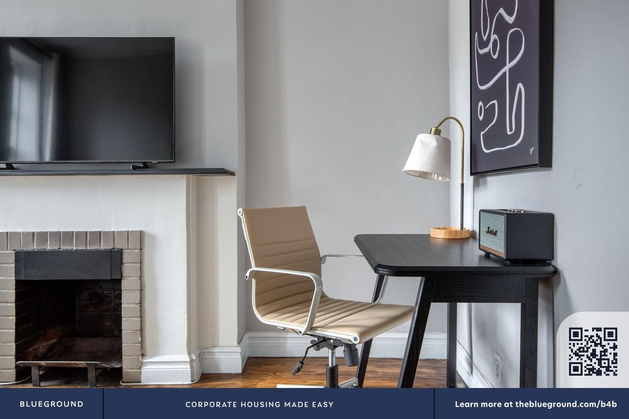 51 Leroy Street - Photo 6 of 19