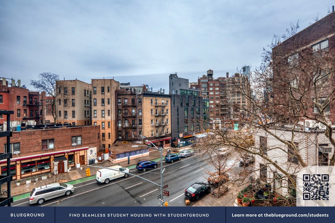 51 Leroy Street - Photo 7 of 19